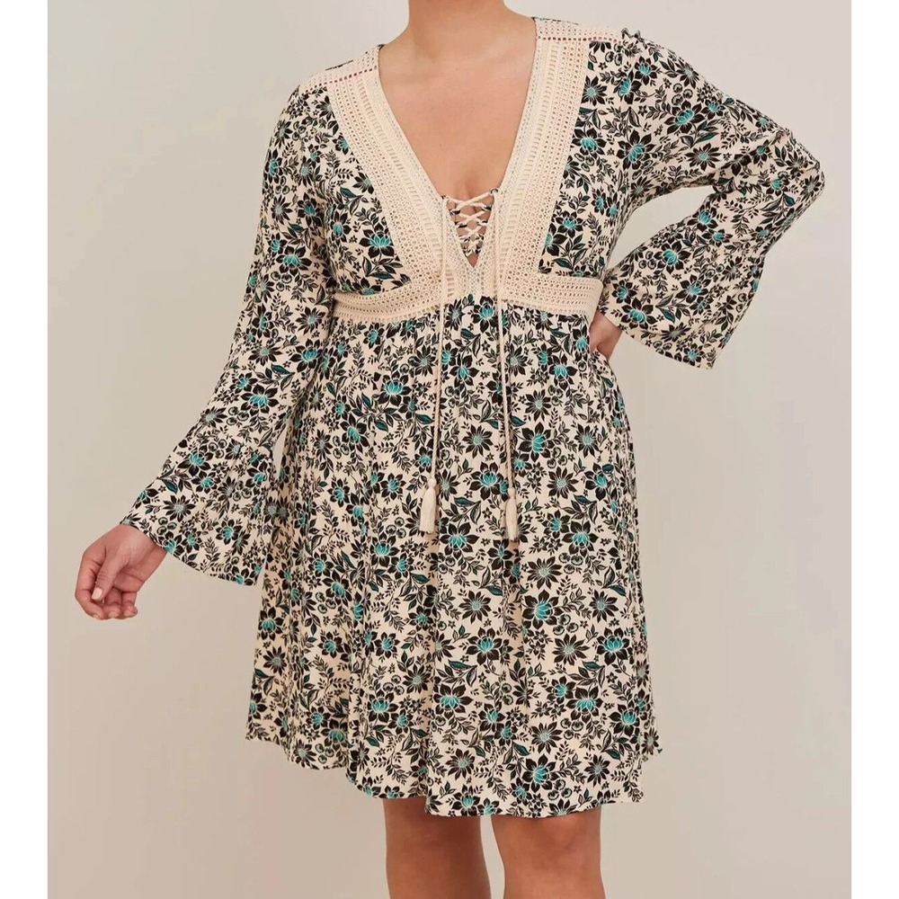 Torrid Floral Crochet Lace Trim Babydoll Dress Women 3X Cream Boho Tassel V-Neck